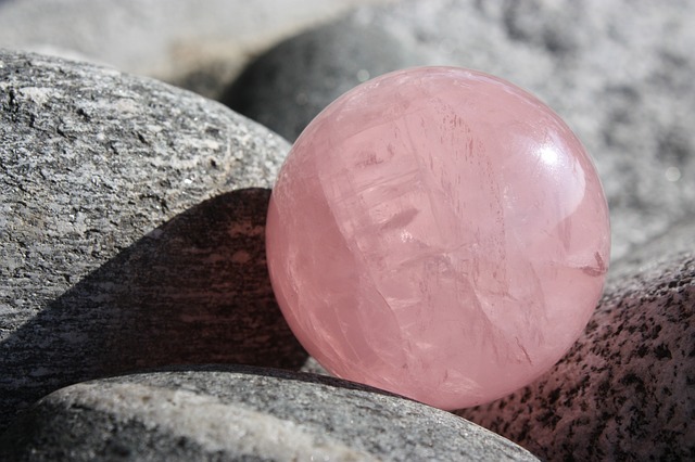 rose-quartz-422715_640